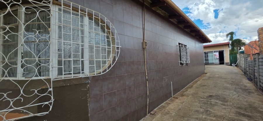 5 Bedroom Property for Sale in Elandia North West